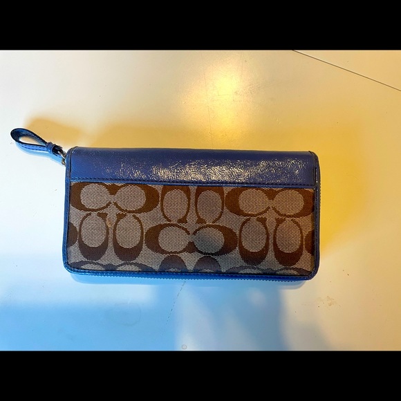 Coach wallet - Picture 2 of 3